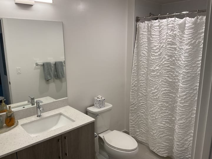 Apartamento tranquilo com uma cama