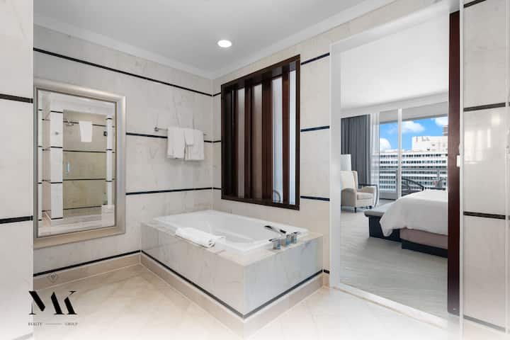 Fontainebleau | 1BR Striking Resort & Ocean View