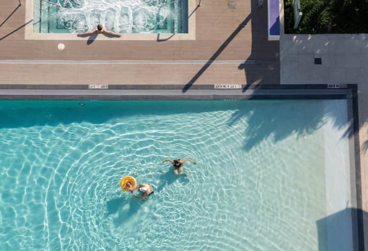 Suíte espaçosa de um quarto em Miami Beach por Dharma