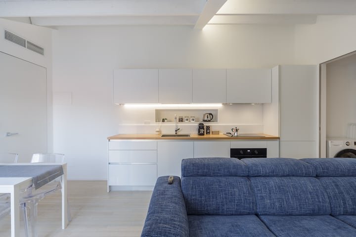 DUOMO 10min  Compras e relaxamento, ar-condicionado, Wi-Fi, varanda