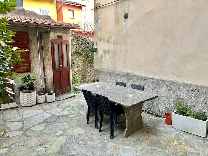 NOVO — Apartamento Moderno no Lago Como — HoneyHomes