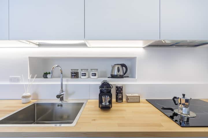 DUOMO 10min  Compras e relaxamento, ar-condicionado, Wi-Fi, varanda