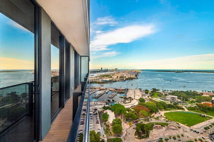 Urban Bayview Haven · Piscina e terraço #4417