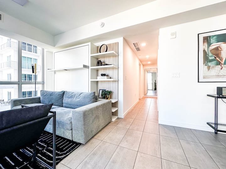 Condomínio de luxo de 1 quarto com vista para o mar e para a cidade