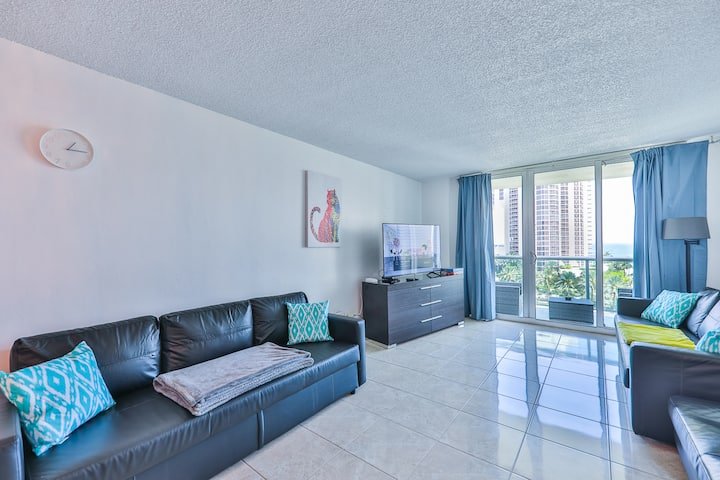 Fontainebleau | 1BR Striking Resort & Ocean View