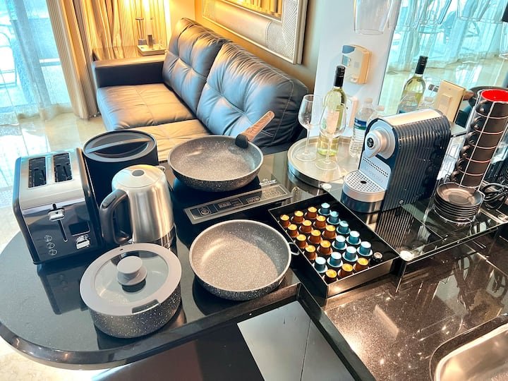 Linda suíte lateral da piscina | 3 min da praia