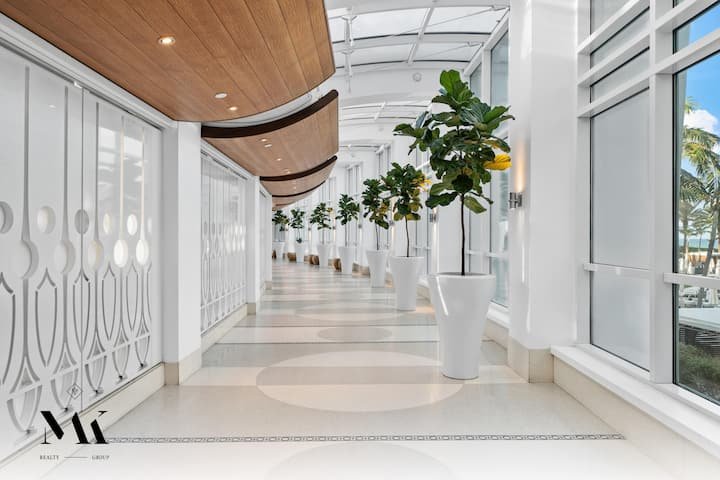 Fontainebleau | 1BR Striking Resort & Ocean View