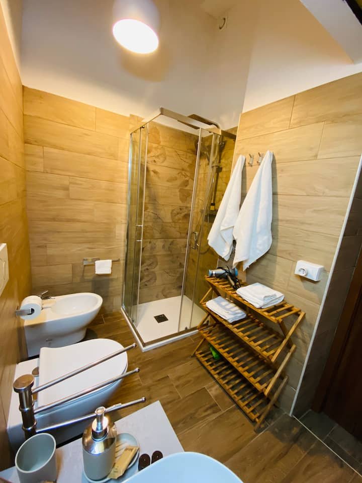 Loft Moderno Perto do Mar e Igreja de Piedigrotta