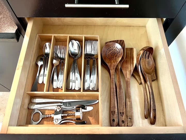 Linda suíte lateral da piscina | 3 min da praia