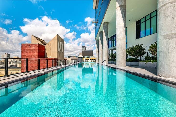 Urban Bayview Haven · Piscina e terraço #4417