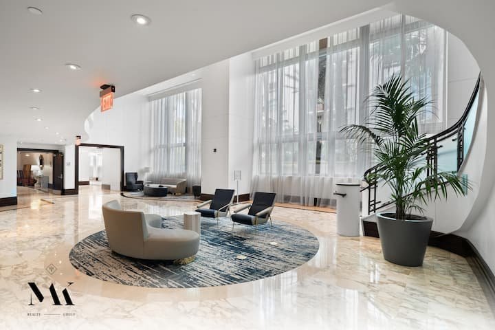 Fontainebleau | 1BR Striking Resort & Ocean View