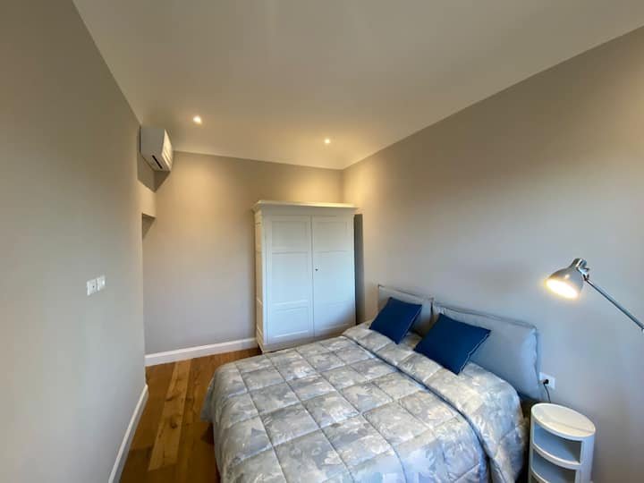 Quarto recém-reformado com vista para a cúpula do centro de Florença