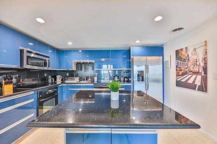 Fontainebleau | 1BR Striking Resort & Ocean View