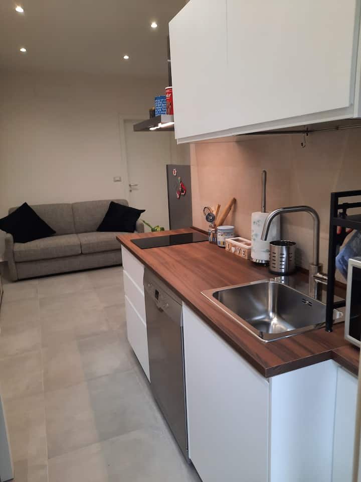 Casa “Civicocinque” adjacente ao Metro Pozzo Strada