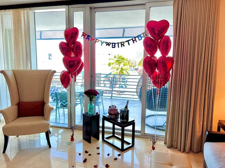 Linda suíte lateral da piscina | 3 min da praia