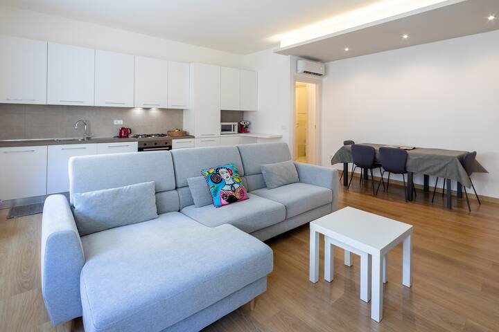 A Dois Passos da Casa de Julieta e da Arena