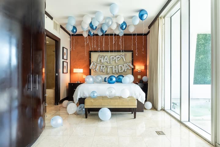 Linda suíte lateral da piscina | 3 min da praia