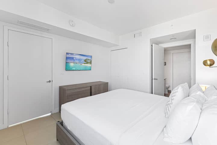 Suíte espaçosa de um quarto em Miami Beach por Dharma