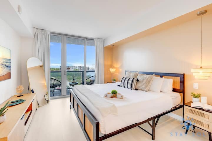 Resort espetacular, localização privilegiada, varanda, academia