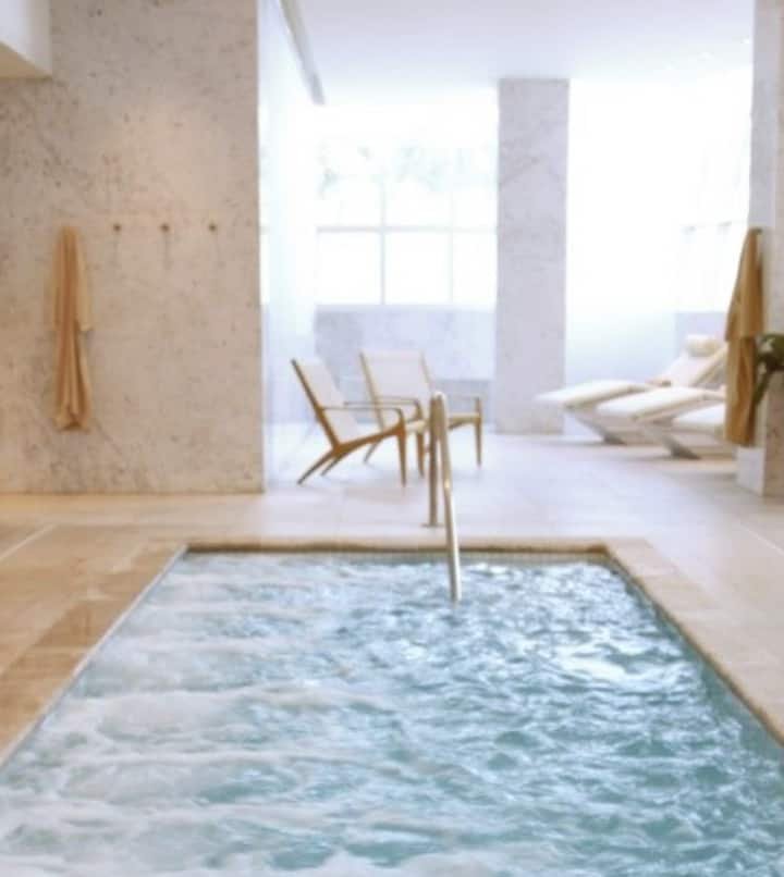 Suíte de 1 quarto com vista para o mar Fontainebleau Tresor