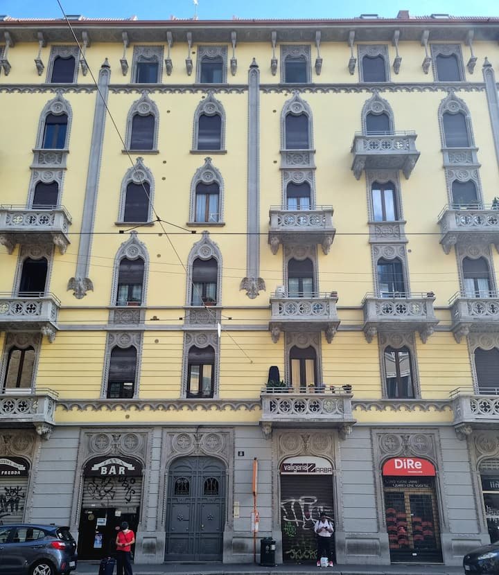 DUOMO 10min  Compras e relaxamento, ar-condicionado, Wi-Fi, varanda