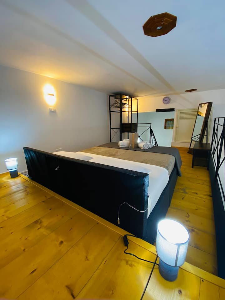 Loft Moderno Perto do Mar e Igreja de Piedigrotta