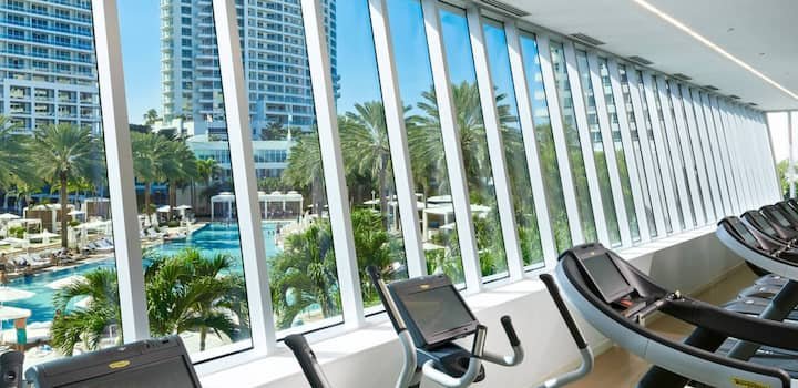 Suíte de 1 quarto com vista para o mar Fontainebleau Tresor