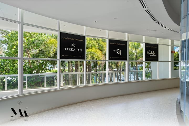 Fontainebleau | 1BR Striking Resort & Ocean View