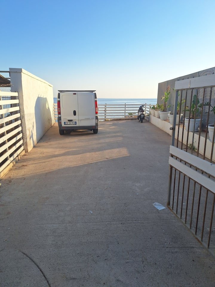 Loft à beira-mar, com acesso privativo à praia