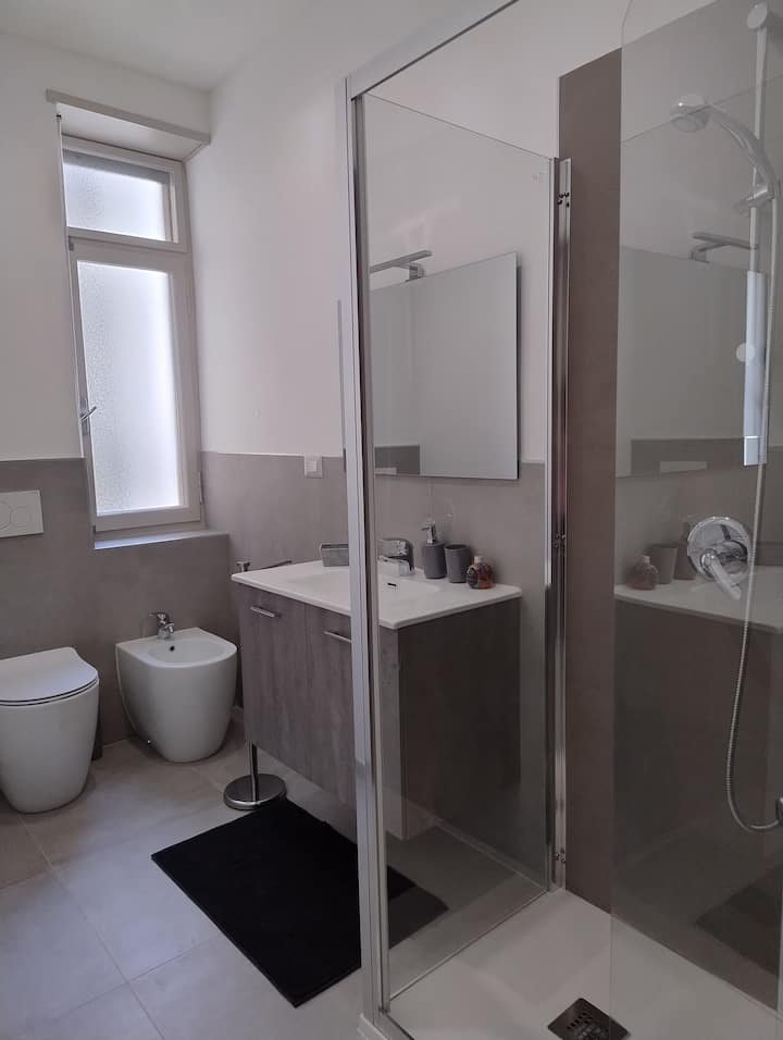 Casa “Civicocinque” adjacente ao Metro Pozzo Strada