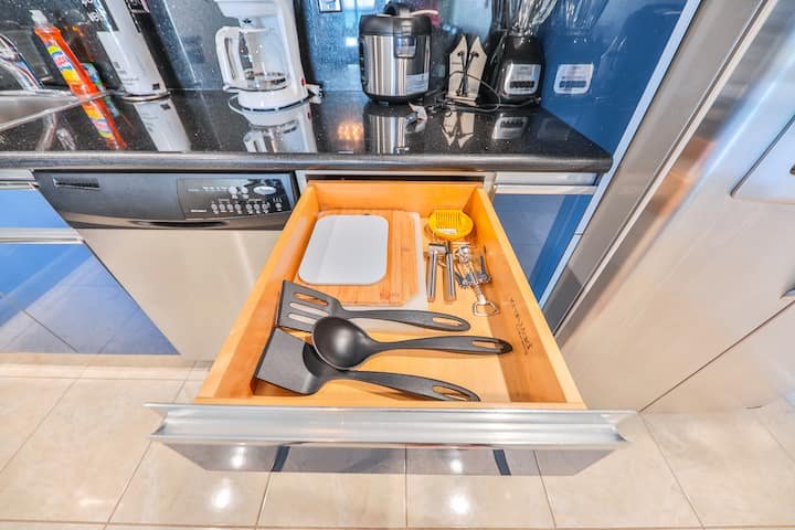 Fontainebleau | 1BR Striking Resort & Ocean View