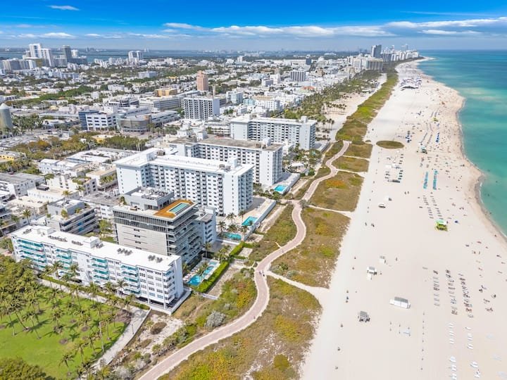 Condomínio South of Fifth Oceanfront com Beach Perks!