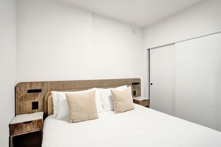 NOVO: Condomínio de 1 quarto com piscina + acesso ao clube de praia privativo