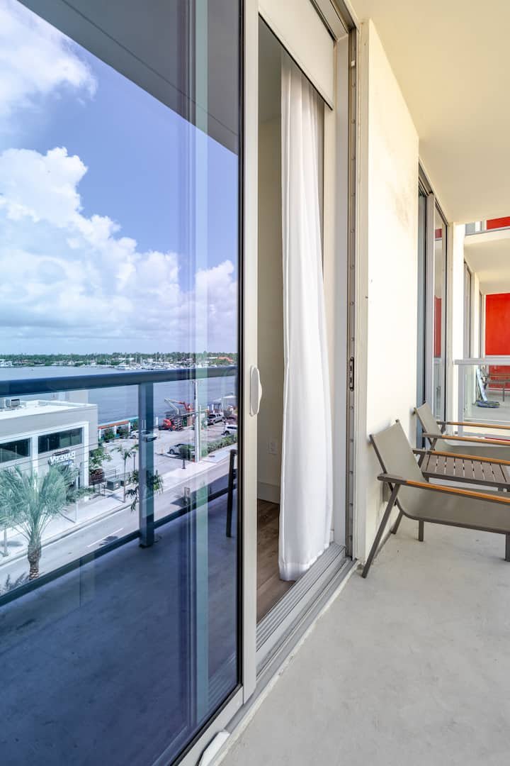 Vistas deslumbrantes da costa perto de Hollywood Beach