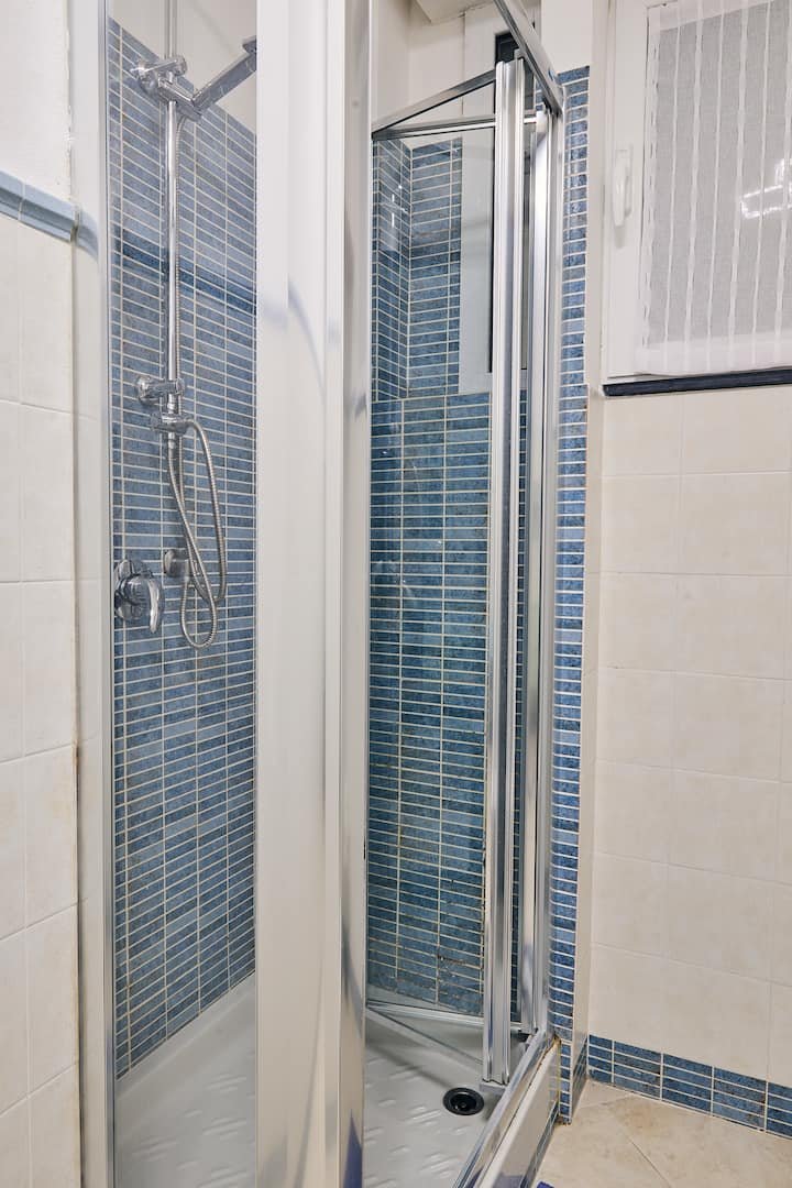 [Maravilhosa VISTA para o MAR e jacuzzi]Cadimare/5TERRE