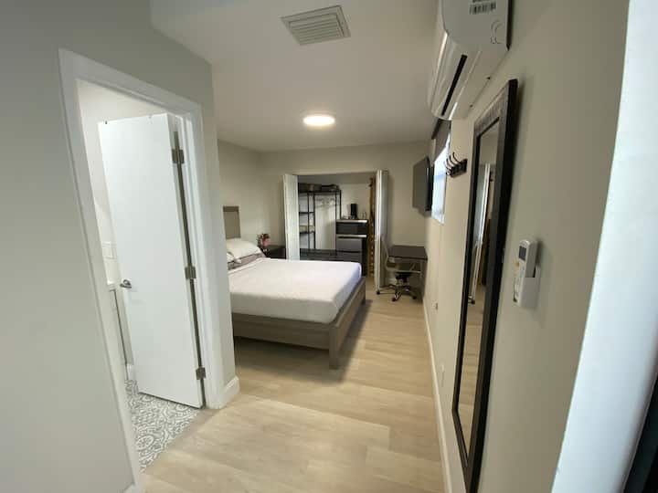 Quarto privativo na Coral Way!