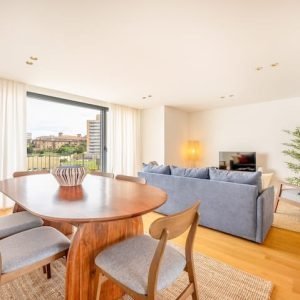 Apartamento no terraço no centro da cidade de frente para a natureza