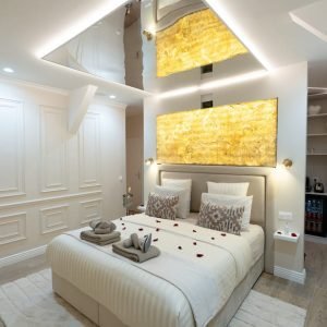 Suíte de luxo e banheira de hidromassagem privativa – Home cinema