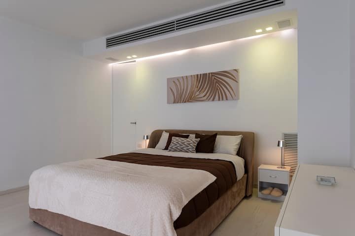 Addaura Home um terraço com vista para o mar