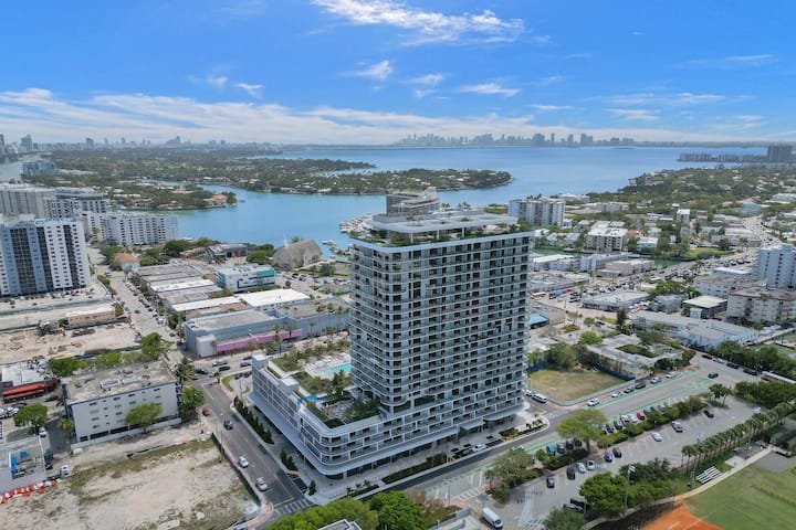 NOVO: Alegria à beira-mar: 1 quarto/1,5 banheiro na ensolarada Miami