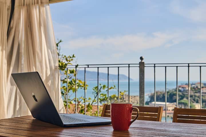 [Maravilhosa VISTA para o MAR e jacuzzi]Cadimare/5TERRE