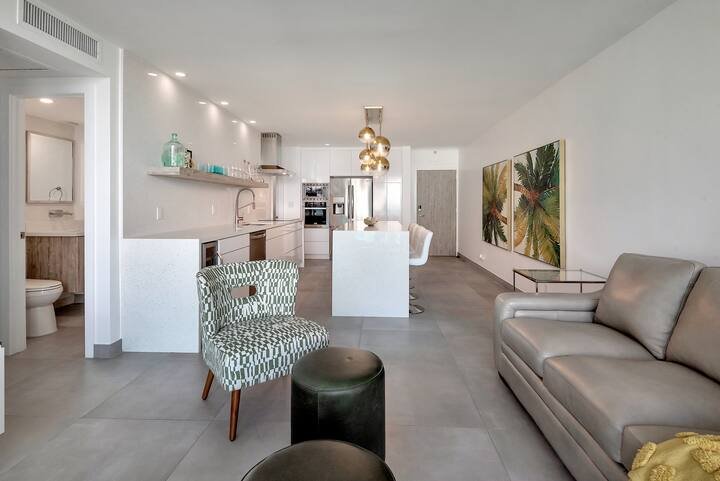 Frente à praia. Remodelado, luxo 3 CAMAS/2 quartos. 1,5