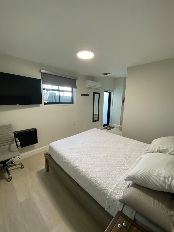 Quarto privativo na Coral Way!