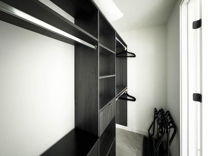 Condomínio de luxo de 1 quarto com vista para o mar e para a cidade