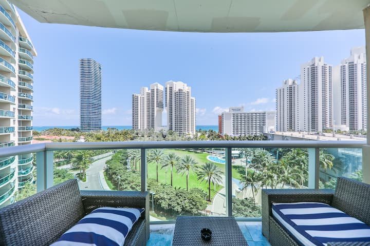 Fontainebleau | 1BR Striking Resort & Ocean View
