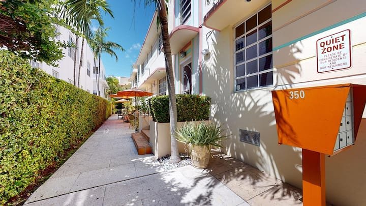 SoBe #6-2 Queen Beds,Futon -FREE PARKing, Kitchen