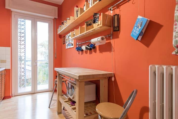 Aconchegante apartamento de três quartos no centro