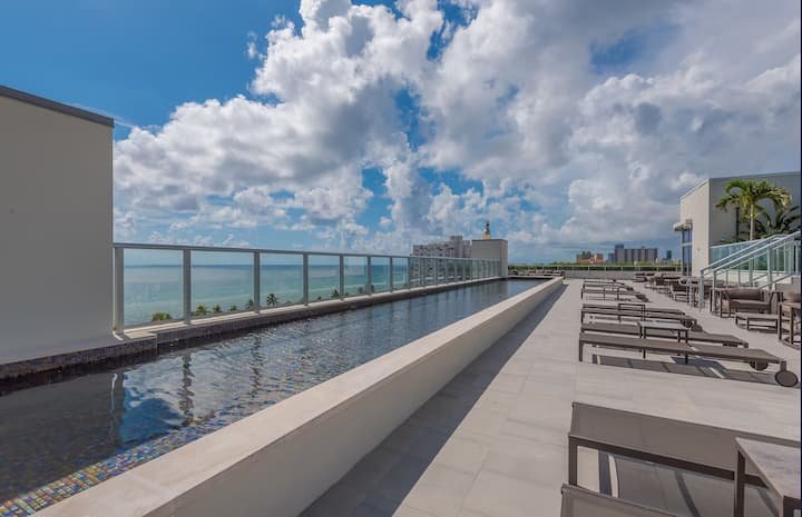 Vistas deslumbrantes da costa perto de Hollywood Beach