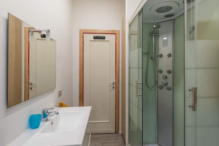 Aconchegante apartamento de três quartos no centro