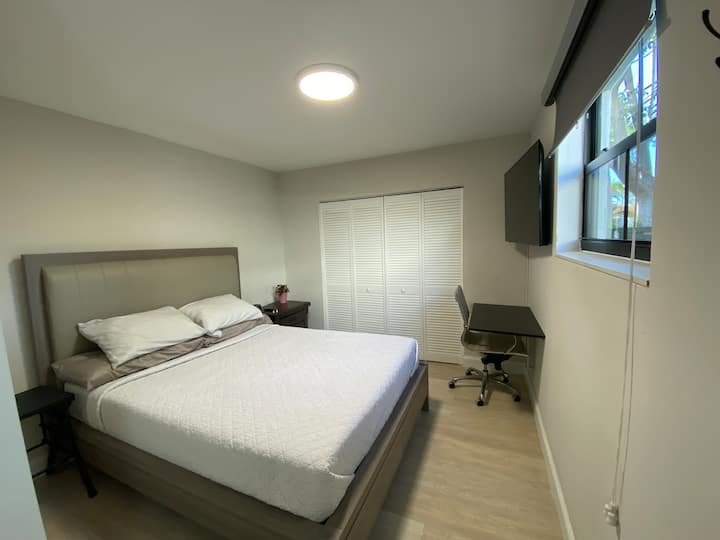 Quarto privativo na Coral Way!